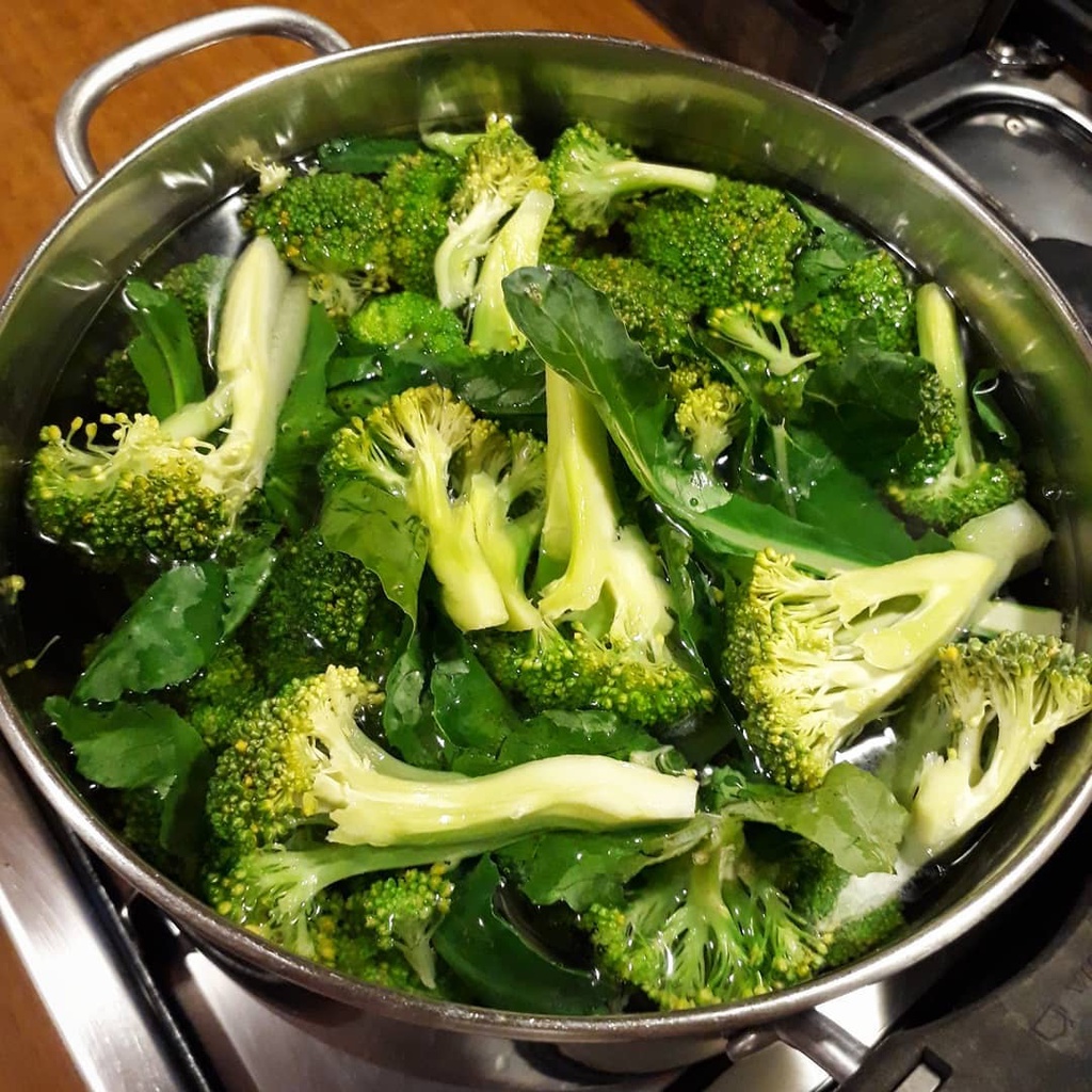 Mẹo làm sạch 8 loại rau củ đúng cách cho bữa ăn thêm ngon